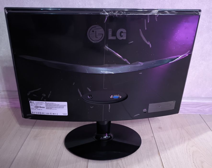 комп'ютер з монітором п к