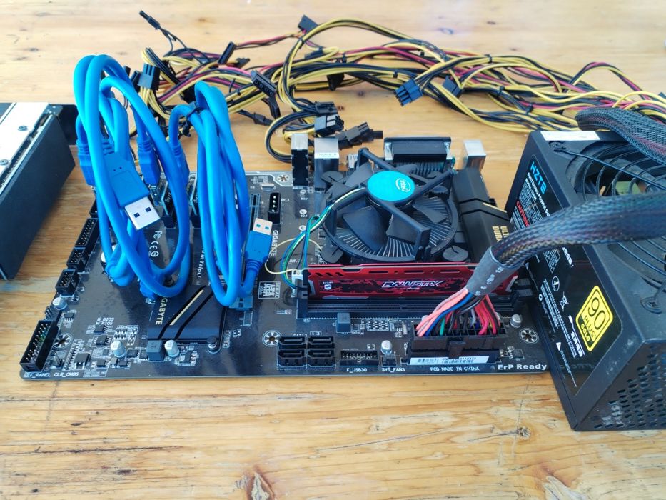 Placa mãe para computador (Gigabyte GA-H110-D3A)