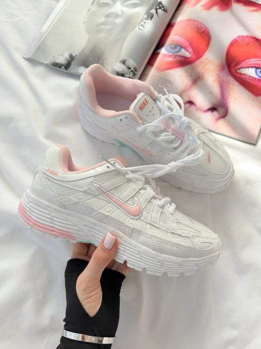 Жіночі спортивні кросівки Nike P-6000 найк п6000 білі з рожевим
