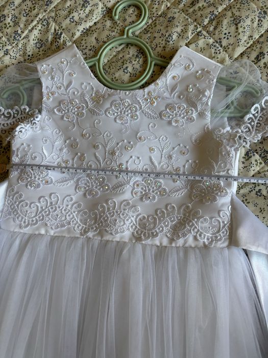 Біле плаття Сніжинки