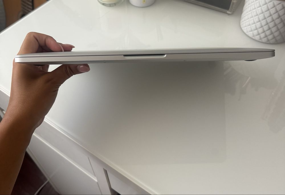 MacBook Pro 13” M2 (2022) | 8 GB | 256 GB | Excelente Estado