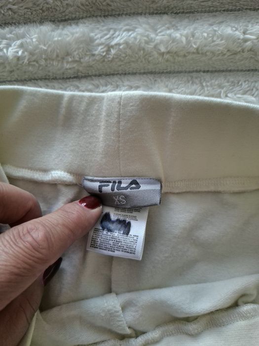 Białe legginsy dresowe Fila XS