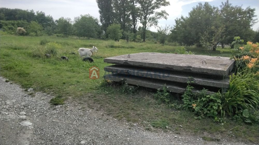 Продам земельну ділянку для забудови в зручному місці в Романково