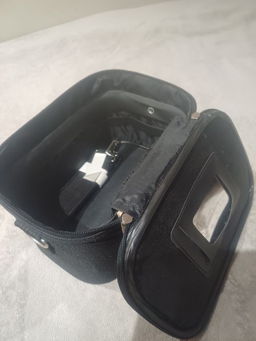 Torebka czarny kuferek 17cmx25cmx17cm