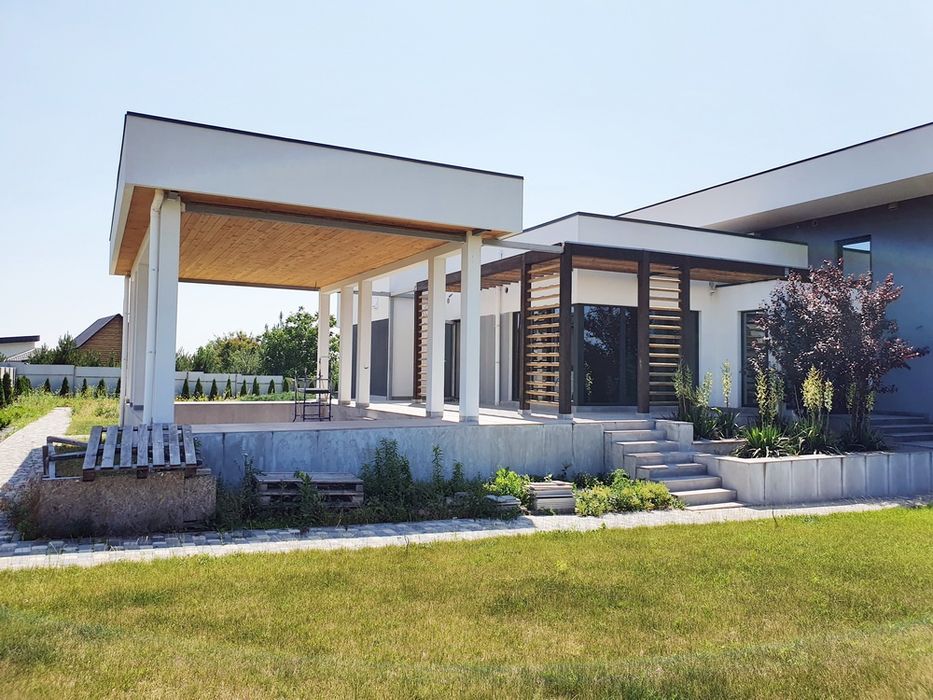 Продам дом с ремонтом Новоалександровка