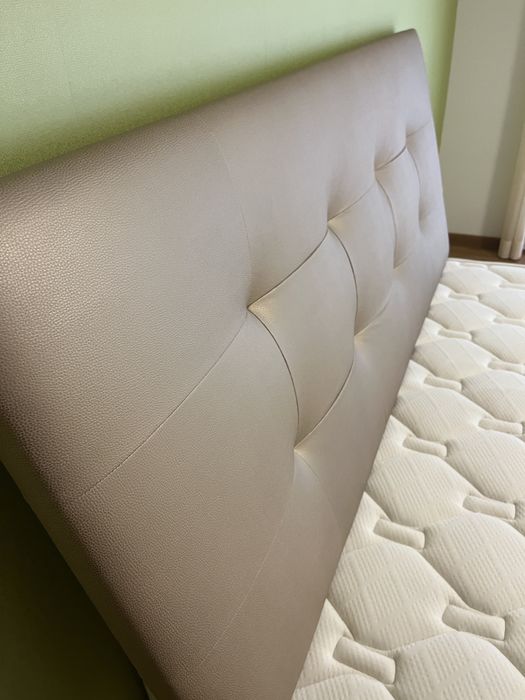 Cama King Size 180x200 – Cabeceira.