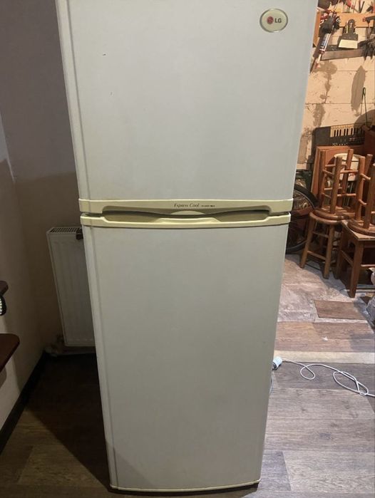 Продам  холодильник