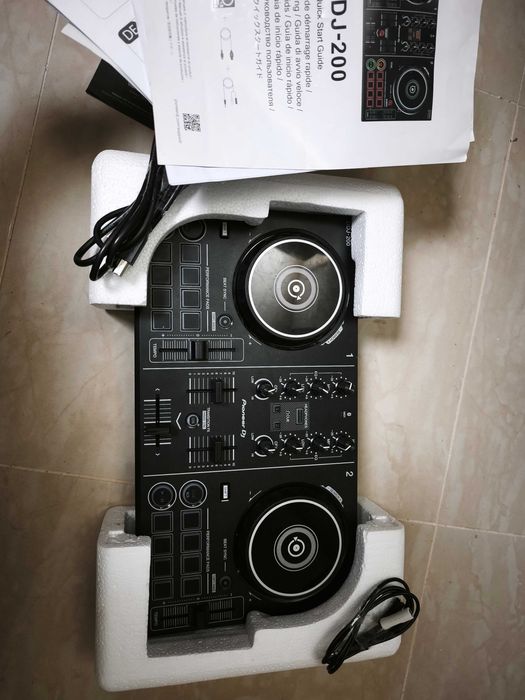 Controlador DJ Pioneer DDJ 200