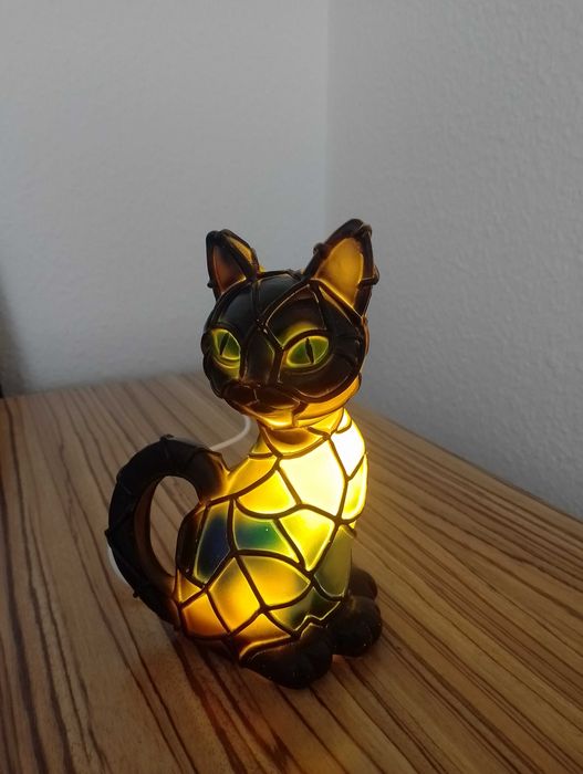 Lampka witrażowa kot
