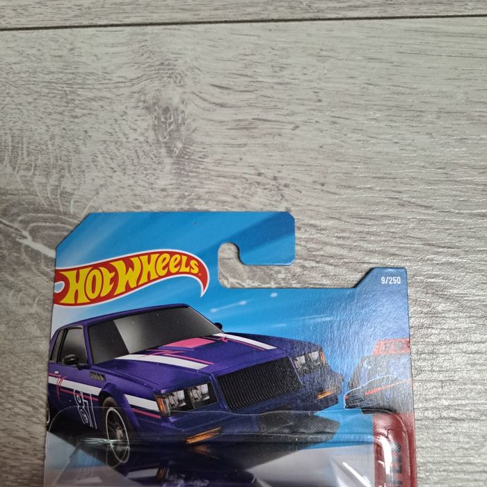 Samochodzik Hot Wheels '87 Buick Regal GNX JJM00 Treasure Hunt