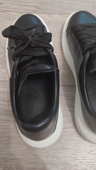 Кросівки жіночі Alexander McQueen