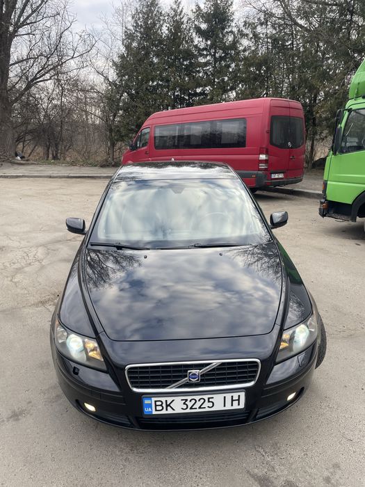 Вольво с40 гарна комплектація