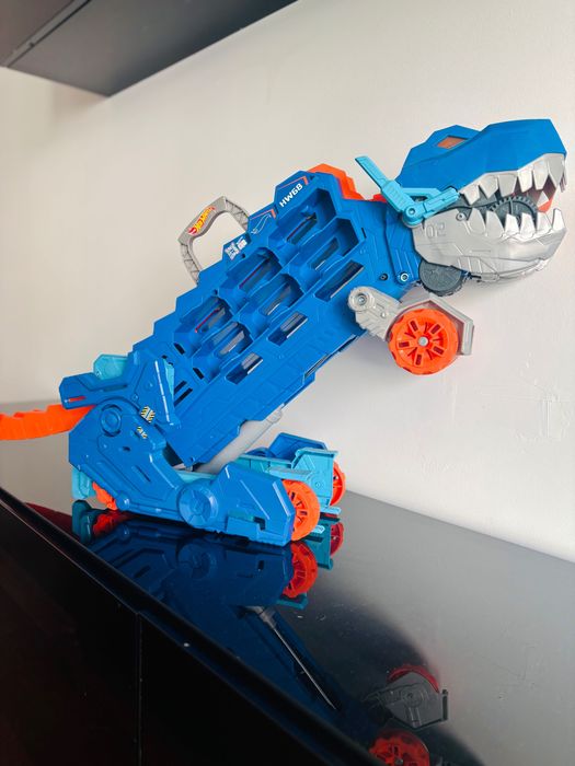 Hot Wheels T-Rex Transportador Gigante – Dinossauro com Pista