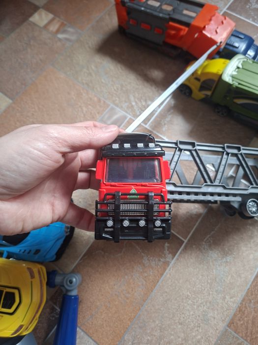 Hot wheels автовоз вантажівки руйнівники