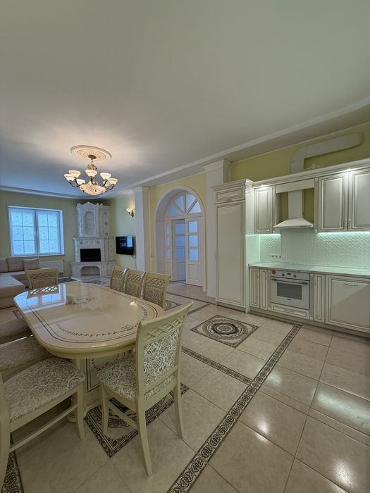 Аренда шикарного дома на Звиренецкой,Печерск,Посольства,бассейн,камин