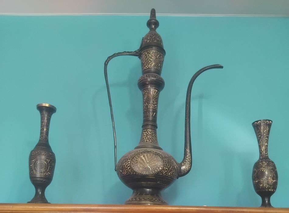 Продам набор кувшин и 2 вазы