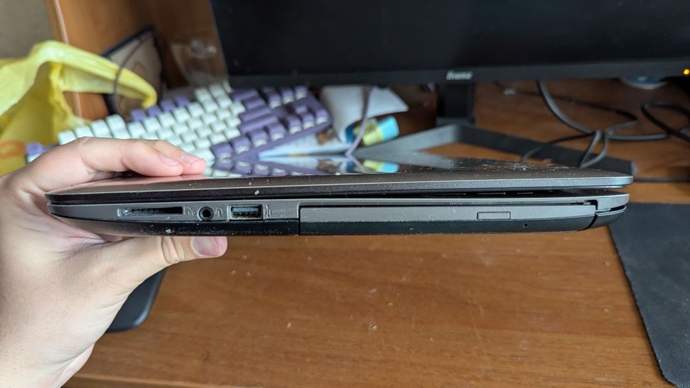ASUS X556UQK i7 940МХ 8гб озу