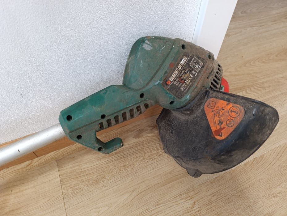 Roçadeira elétrica