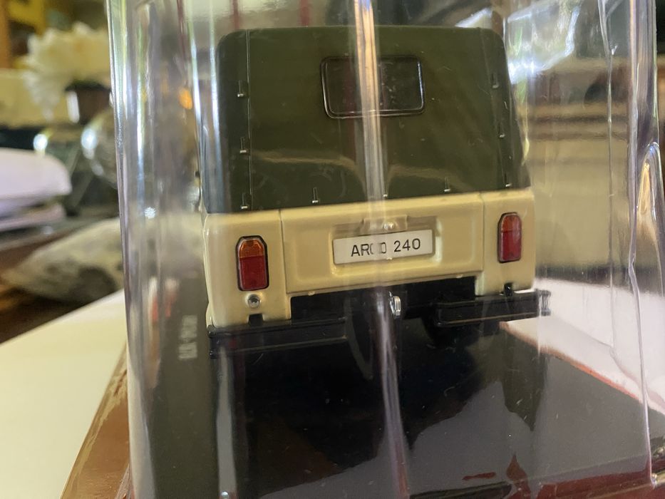 Grande ARO 240 1978 Escala 1:24 (Base do Portaro Nacional)