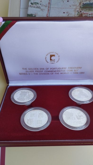 Coleção de moedas em Prata dos descobrimentos Portugueses 1994 Caixa original comEstojo Garantia e Livro Não envio por correio entreg em mão em Lisboa