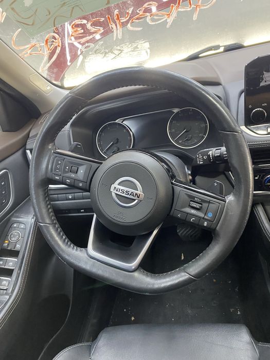 Салон , електроніка, музика Nissan Rogue t33 2021,