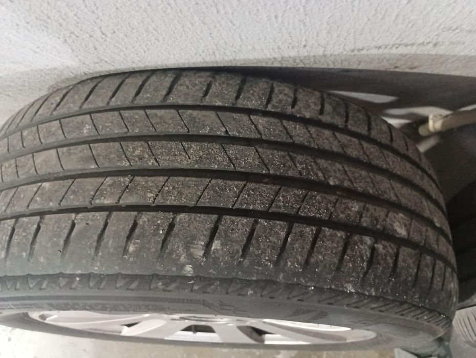 Jantes originais Mercedes 16" com pneus 205/55 R16