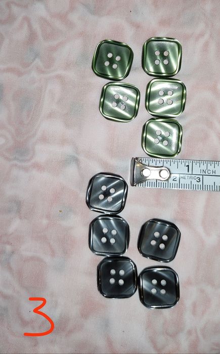 Button Lots – Various64409486877315123