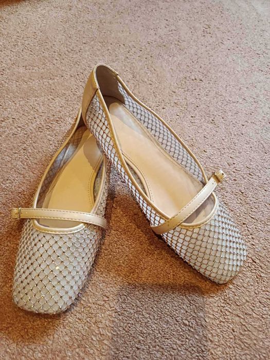 Продаються жіночі шкіряні балетки в ідеальному