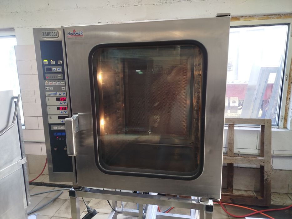 Пароконвектомат газовий ZANUSSI 220 вольт.