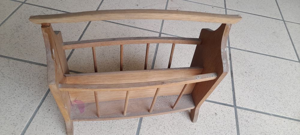 Porta revistas /jornais antigo