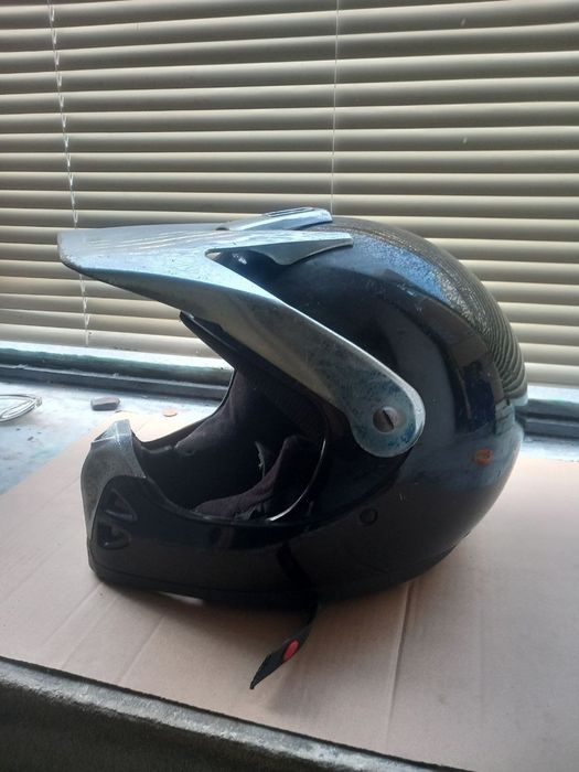 Capacete estilo Motocross preto NOU