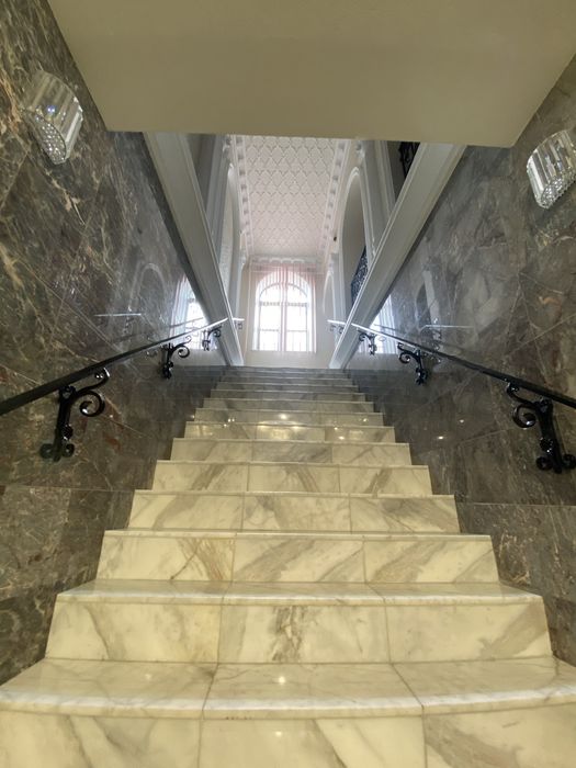 9 ст Б.Фонтана дом с бассейном