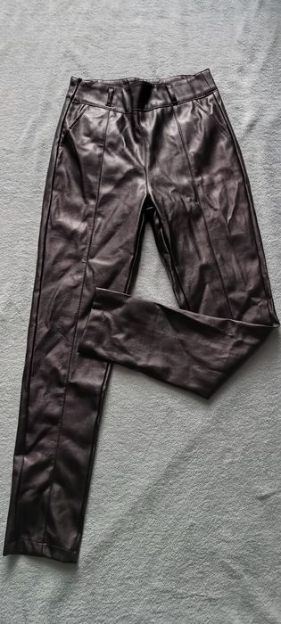 skórzane spodnie czarne