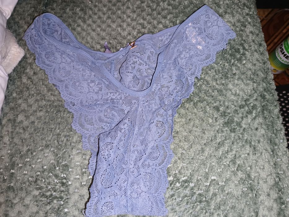 Cztery pary majtek damskich