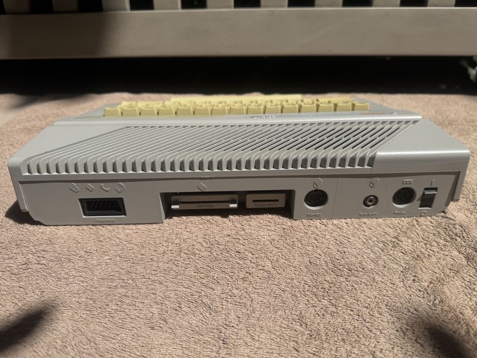 Komputer Atari 65XE  128 KB RAM ( po kompletnym serwisie)