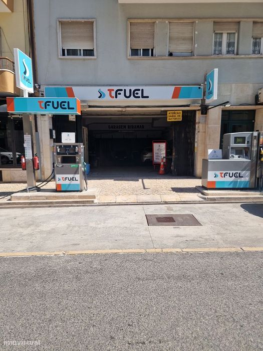 Loja 370 m2 Pé Dtº 3,74 m - Campo Ourique/Central (está como garagem)