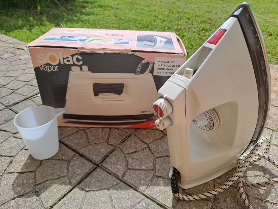 Ferro de Engomar a Vapor