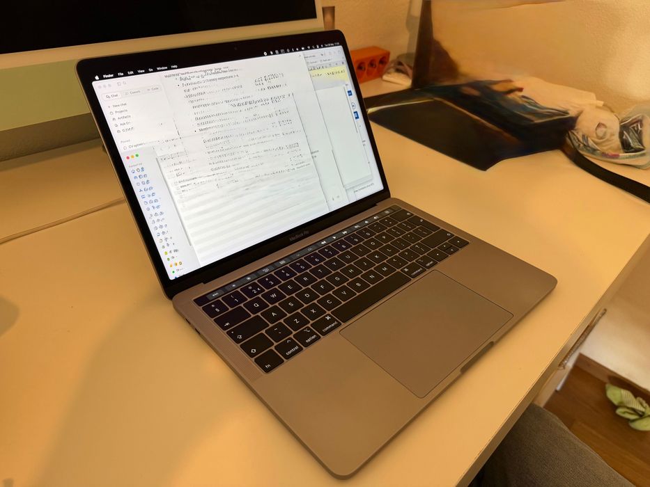 MacBook Pro 13" 2019 i7 16GB 512GB - 4 Thunderbolt