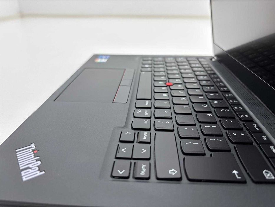 Laptop Lenovo ThikPad T14S i7-1185G7 16GB 240SSD 14'' FHD Touch WIN 11 Pro