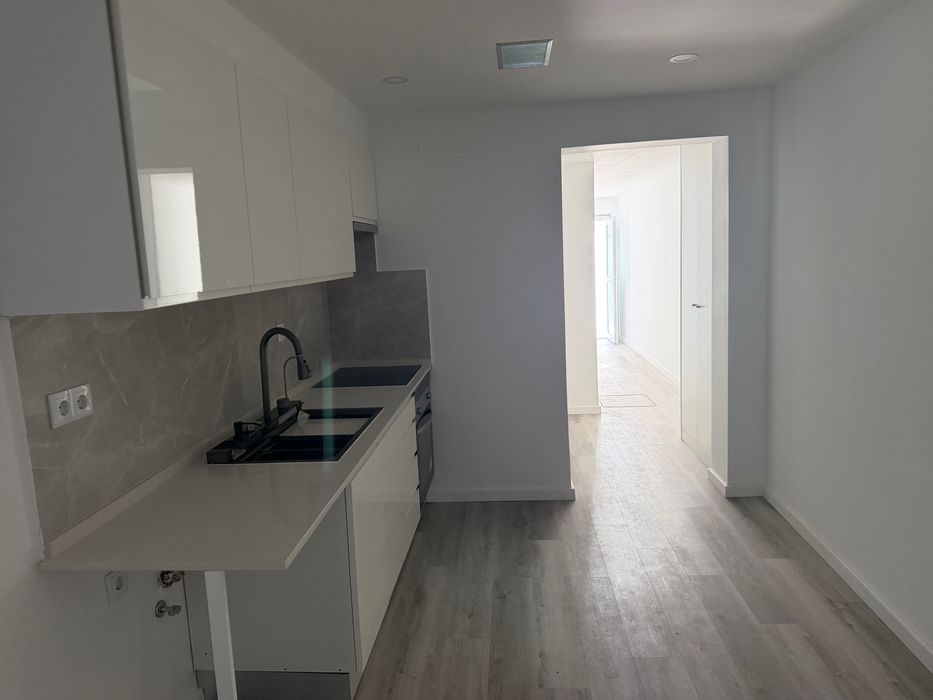 Moradia Germinada V2 na Baixa da Banheira
