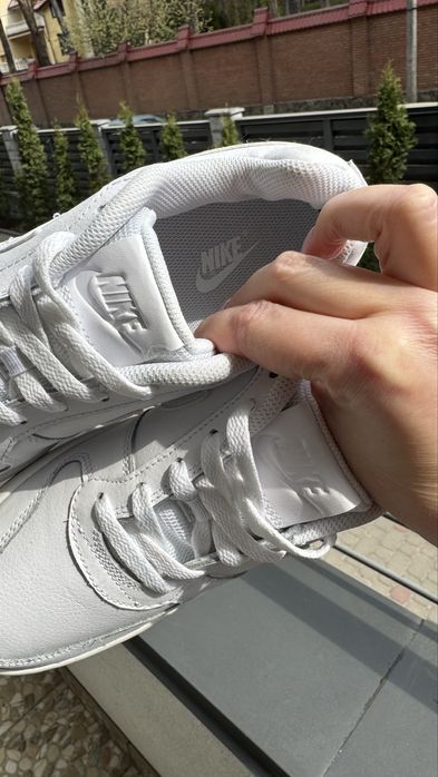 Nike кросівки. Оригінал! Нові. Натуральна шкіра. Розмір 40
