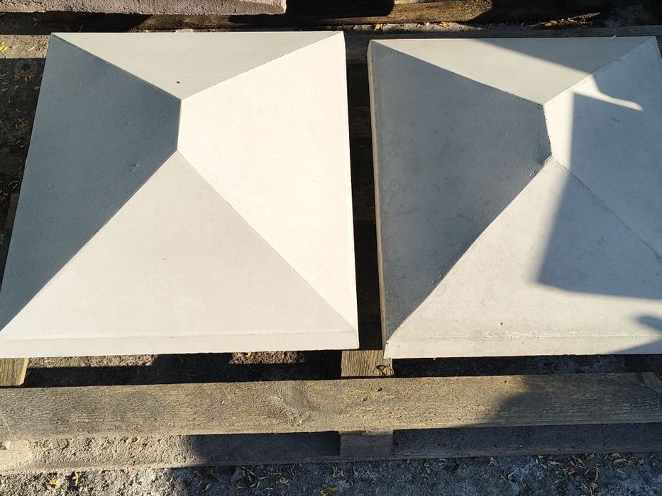 Daszki betonowe czterospadowe