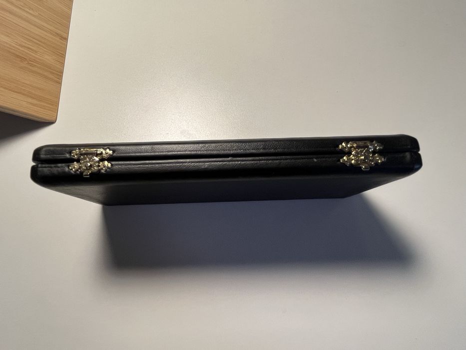 Sprzedam skórzane etui na stroiki