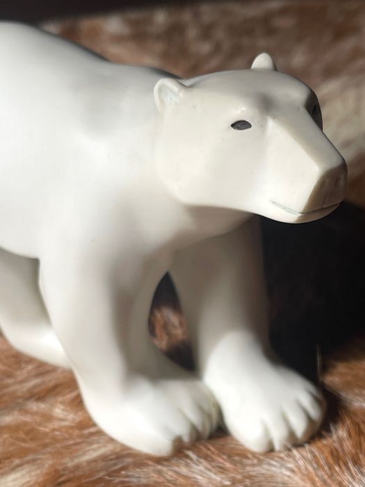 Réplica da escultura 'Urso Polar' de François Pompon