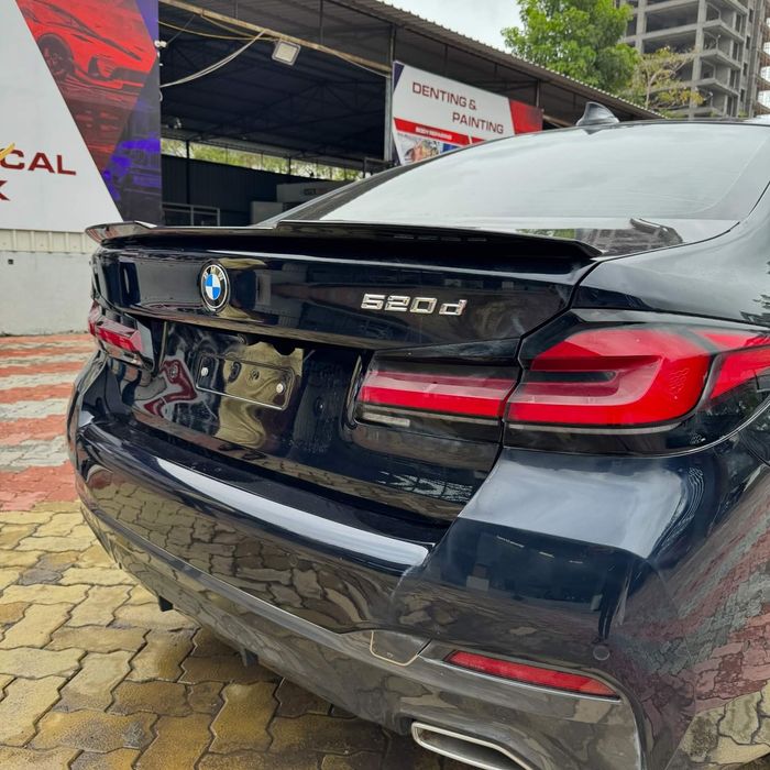 BMW G30 Lotka Dokładka Spoiler Tylny M4 Look Czarny Połysk