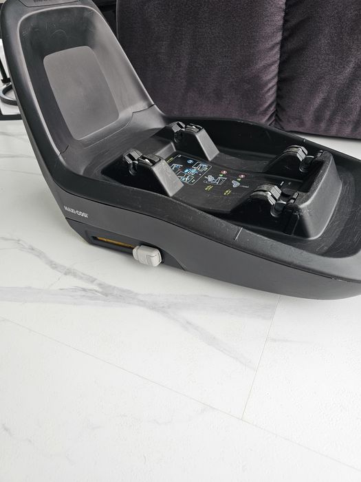 Fotelik samochodowy Maxi-Cosi 2 Way Pearl baza isofix 2WayFix