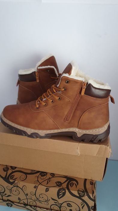 Buty nowe męskie ocieplane na okres zimowy rozmiar 44