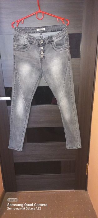Продам джинси штани