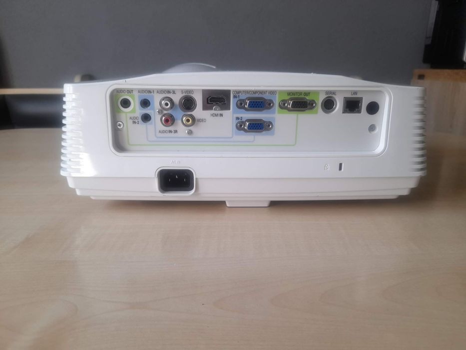 Projektor Mitsubishi wd620u