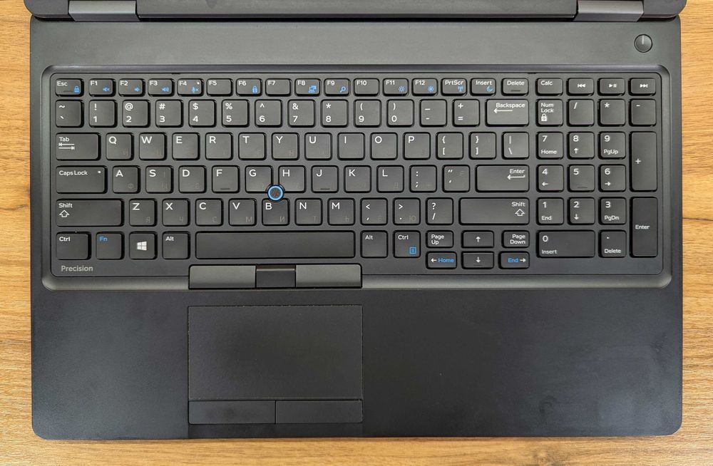812/Dell Precision 3520/15,6"/I5-7440HQ/256GB SSD/RAM 8GB/M620 2GB